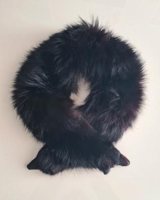 Collo in pelliccia di volpe nera