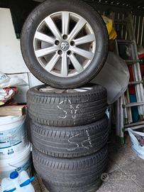 4 Pneumatici 235/55R17 103W + cerchi Wolkswagen