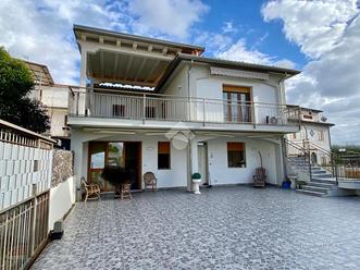 VILLA SINGOLA A DIAMANTE