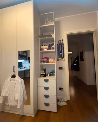 colonna libreria con 4 cassetti sotto + vani a gio