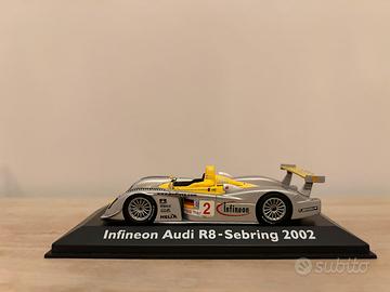 Modellino Audi Infineon R8 - Sebring 2002