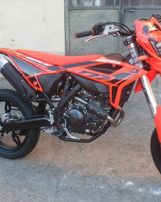 BETA RR 125 MOTARD NUOVO 2026 EURO 5 PLUS