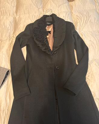 cappotto nero in  tesduto lanato