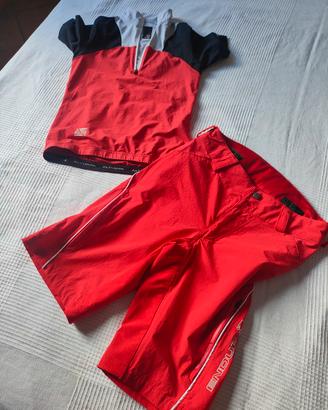 maglia e pantaloni ciclismo MTB