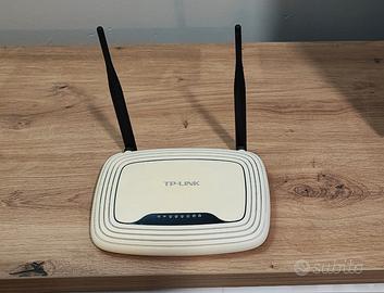 TP-Link Wireless N Router 300Mbps + 2 USB Adapters