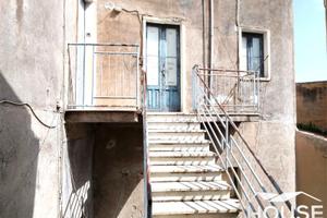 Paterno' - appartamenti 1° e 2° piano id: ppa260va