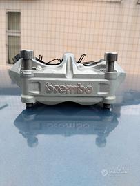 Pinza radiale Brembo P4 triple bridge  
