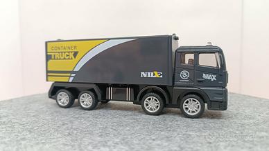 Camion container espositivo