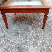 tavolino con espositore