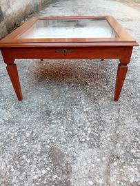 tavolino con espositore