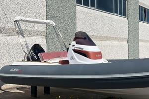 Gommone 2 Bar 6,80 con motore Suzuki 140 BG