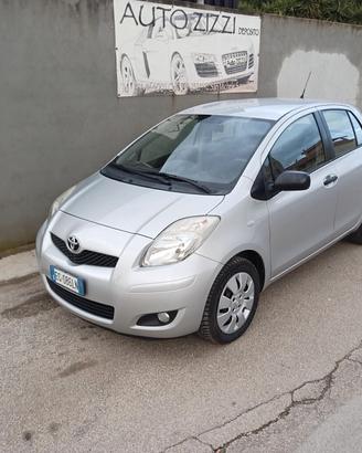 Toyota Yaris 1.0 5 porte Now