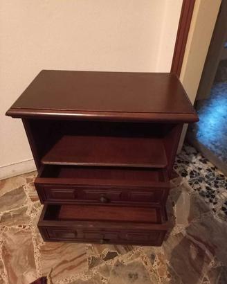 Comodino in legno in arte povera