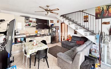 QUADRILOCALE INDIPENDENTE SU DUE LIVELLI CON BOX A