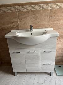 Mobile bagno con lavabo