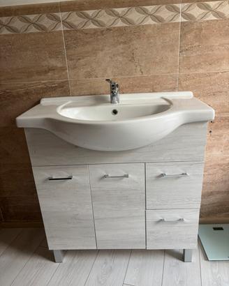 Mobile bagno con lavabo