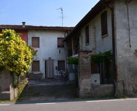 CASCINALE CON TERRENO