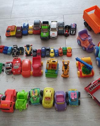 SET di 50 macchinine per bambini da giocare