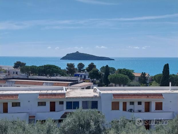 Primo piano ristrutturato con vista mare