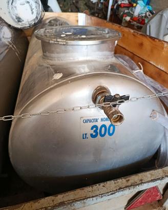 Cisterna in acciaio  per Aqua. Capacità 300 l