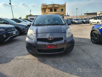 TOYOTA Yaris 1.3 5porte Sol