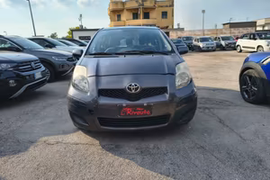 TOYOTA Yaris 1.3 5porte Sol