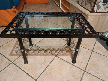 Tavolino in ferro battuto