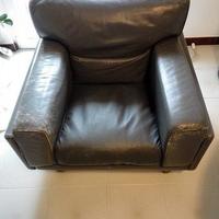 POLTRONA VALDICHIENTI IN PELLE E PIUMA D'OCA