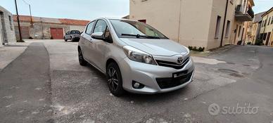 TOYOTA Yaris 1.0 5 porte