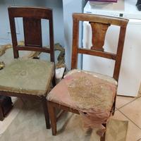 sedie antiche in condizioni precarie