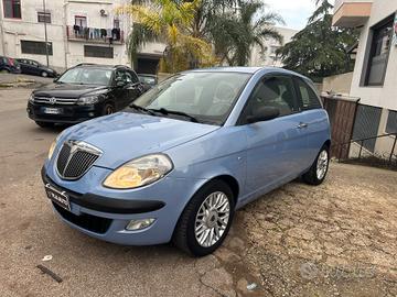 Lancia Ypsilon 1.2 Oro Bianco uniprop perfetta