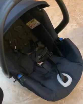 Seggiolino ovetto auto con base