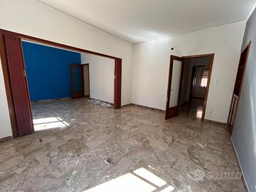 Ampio 5 vani via oreto 344