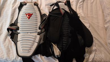 Due paraschiena Dainese (1 con gilet)