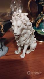 leone leoncino in porcellana biscuit