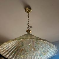 Lampadario vintage in vetro decorato con catena