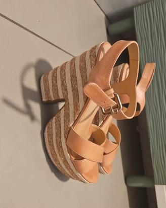 Scarpe estive con zeppa
