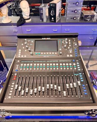 ALLEN HEATH SQ5 + FLIGHT CASE E PLUG IN
