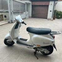 Vespa Piaggio ET4 150