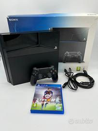PS4 (PlayStation 4) Nera + FIFA 16