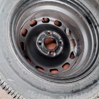 Ruota completa cerchio e gomma nuova