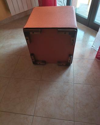 pouf in pelle 
