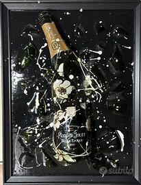 Quadro in resina con bottiglia Perrier Jouet rotta