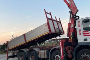 CAMION GRU IVECO MAGIRUS 340E44H  4 ASSI
