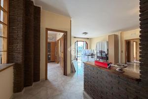 5 LOCALI A SANTA MARIA LA CARITÀ