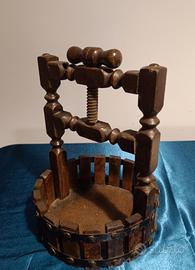 PRESSA LEGNO DECORATIVA VINTAGE STILE TORCHIO POZZ