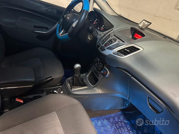 Ford fiesta 3 p titanium OR6032