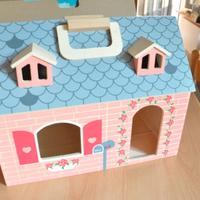 Casa delle bambole Lidl con accessori e personaggi