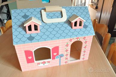 Casa delle bambole Lidl con accessori e personaggi