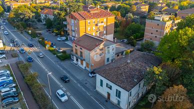 COMPLESSO A REGGIO NELL'EMILIA